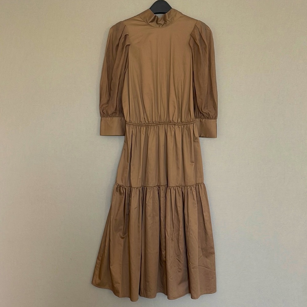 Prologue woman dress